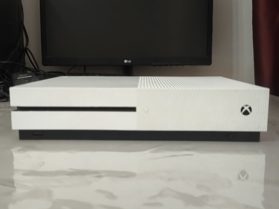 Обменяю xbox one s
