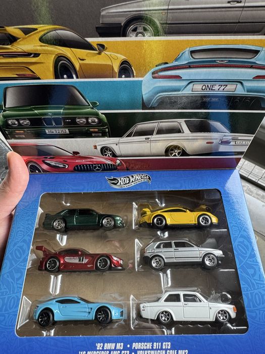 Чисто нов сет Hot Wheels - Porsche, BMW, VW Golf 2, Mercedes, Volvo, Aston Martin