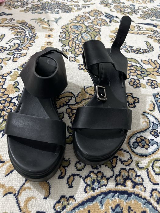 Пакет с одеждой и вещами / Киім