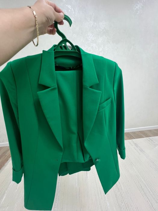 Костюм зеленый классика