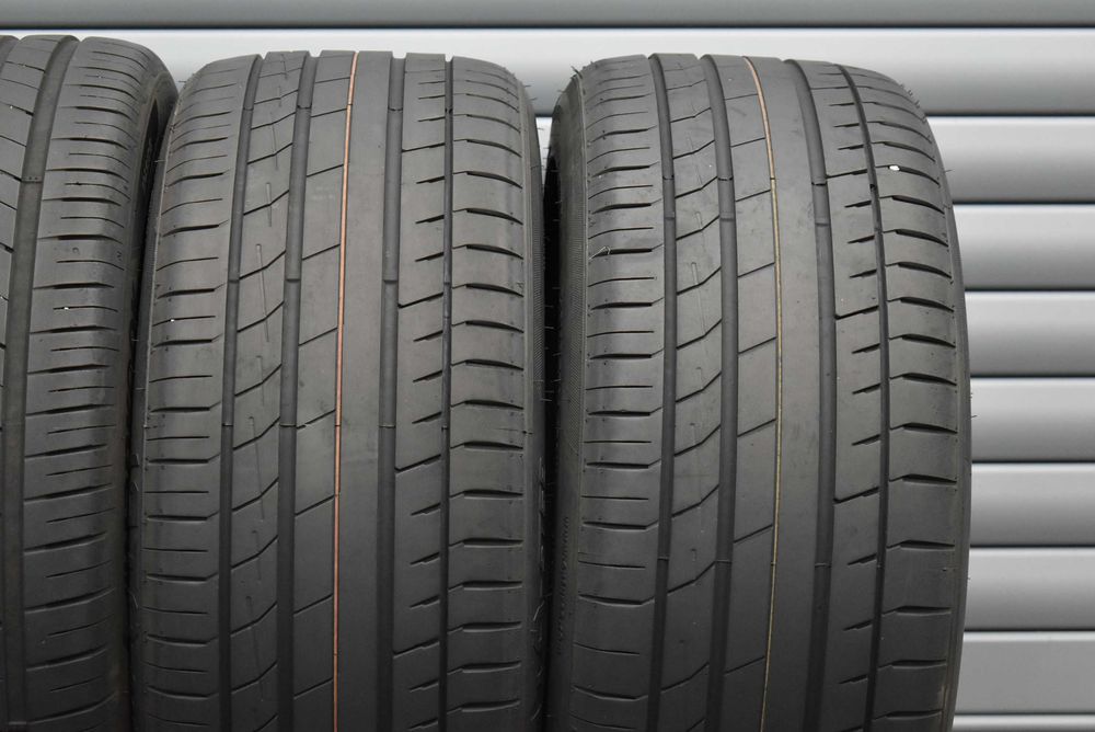 2бр. Гуми 285/45/21 Accelera