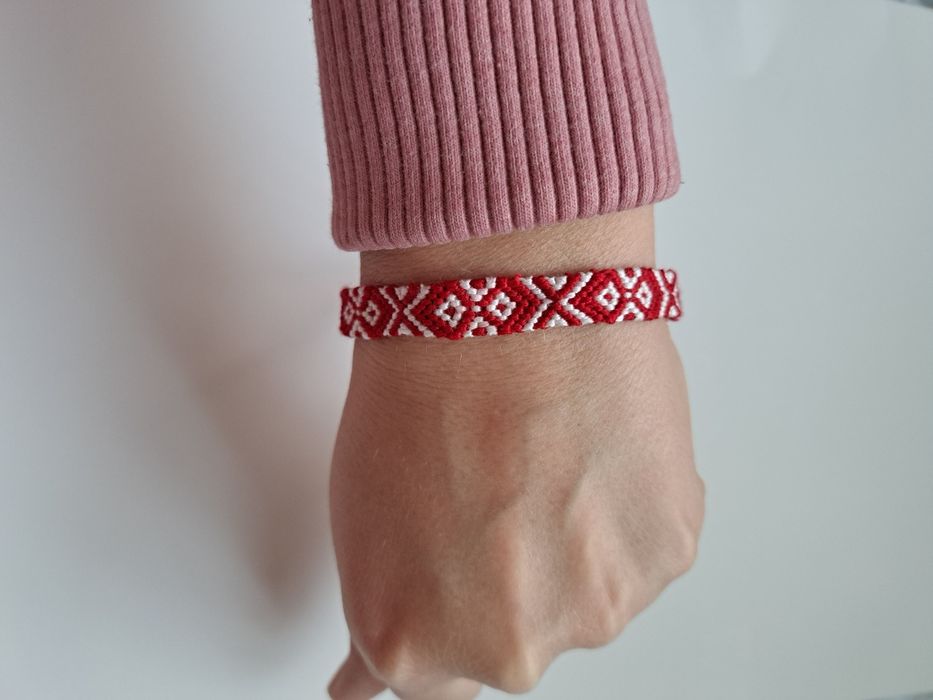 Ръчно плетени мартеници