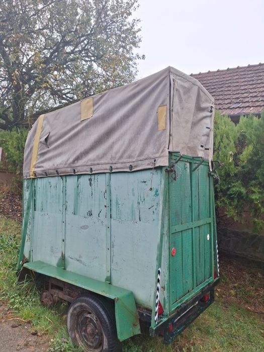 Vând remorcă animale