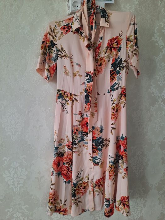 Платья красивая  демисезон