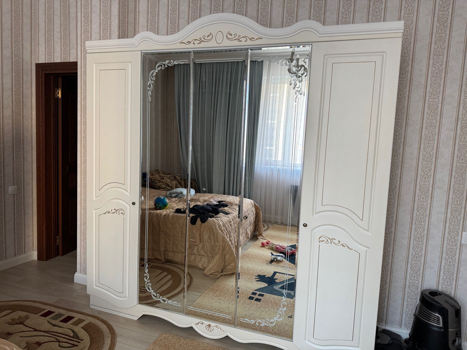 Спальный гарнитур