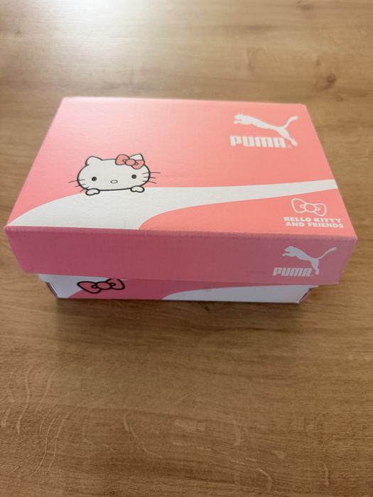 Vând pantofi sport Puma fetite