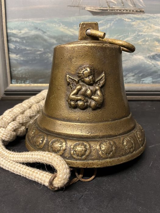 Старинна,бронзова,църковна камбана