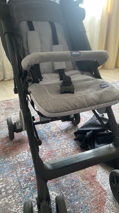 Прогулочная детская коляска