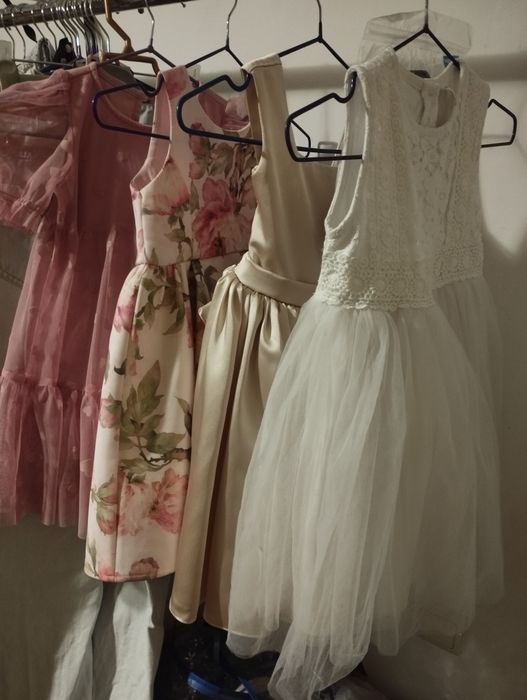 Платья нарядные 3-4,5 года