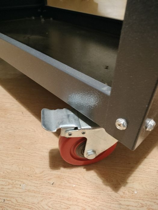 Тележка для инструментов, верстак