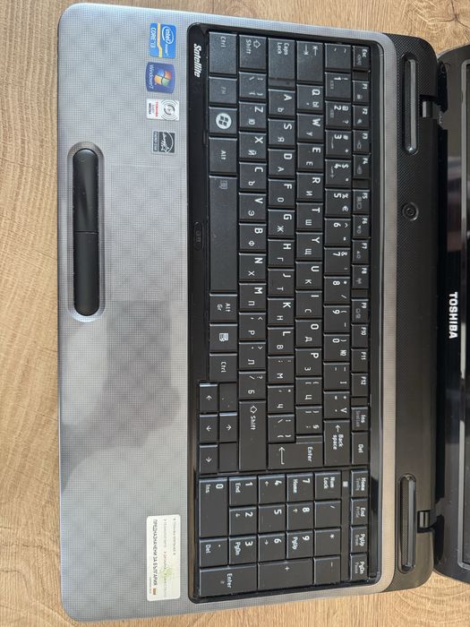 Лаптоп Toshiba Satellite L750-1E1