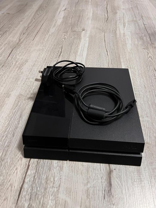 Vand playstation 4 cu cont deja pus