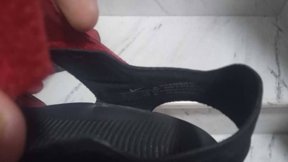 Сандали найк NIKE детски втора употреба много запазени.