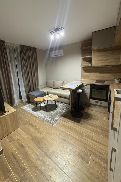 Дава се под наем Двустаен апартамент в Пловдив, Младежки Хълм - 65 кв.м за 548.25 € - Снимка #1