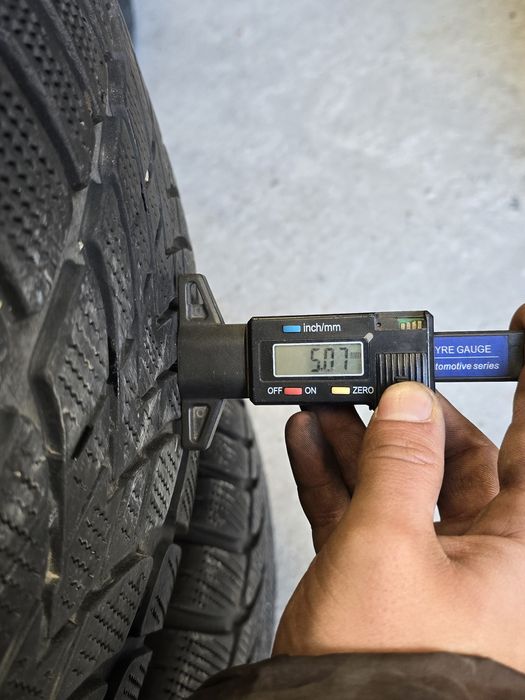 4 Броя 235/55/17 Dunlop 2x5,5mm 2x5mm