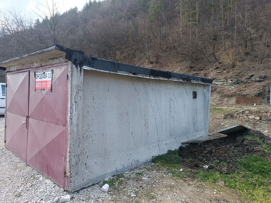 Бетонна гаражна клетка