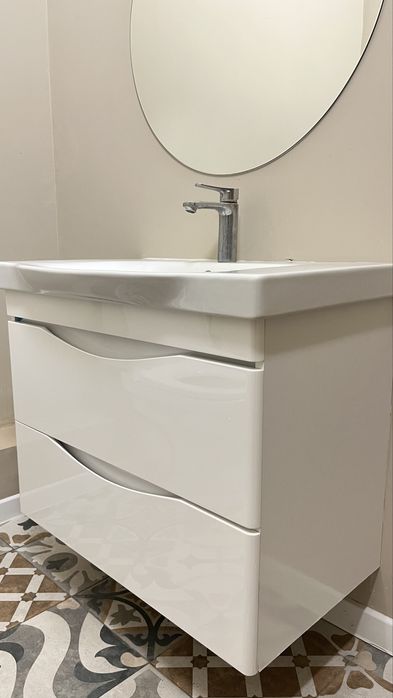 Раковина с тумбой