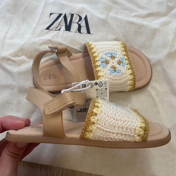 Нови сандали за момиче Zara размер 26