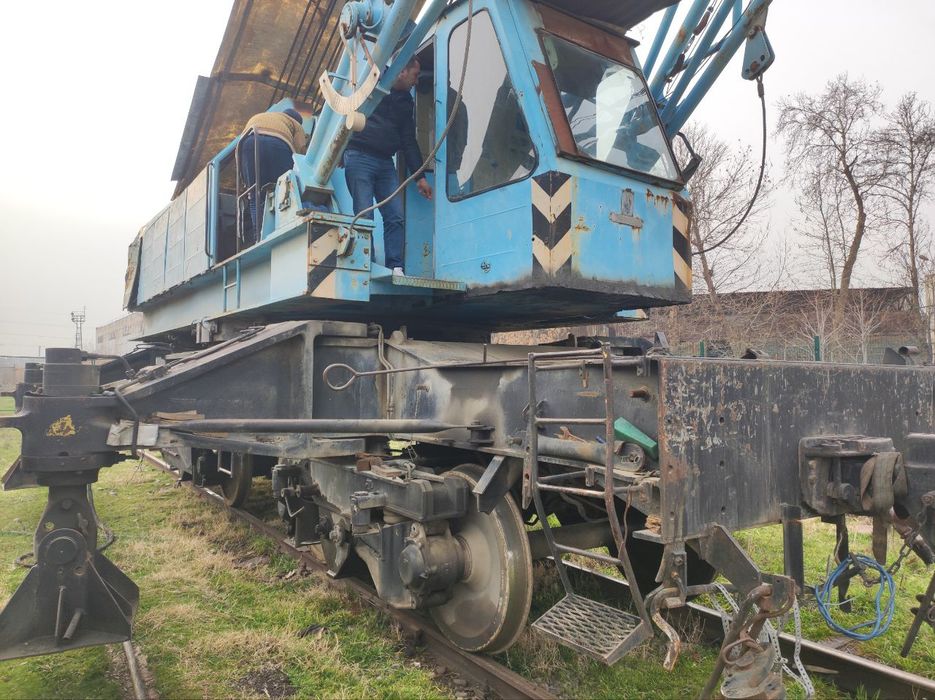 Железно дорожный кран ЕДК 300 грузоподъёмность 60 тонн в хорошем состо