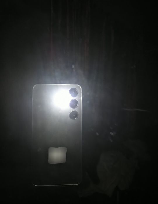 Samsung S24 8/128