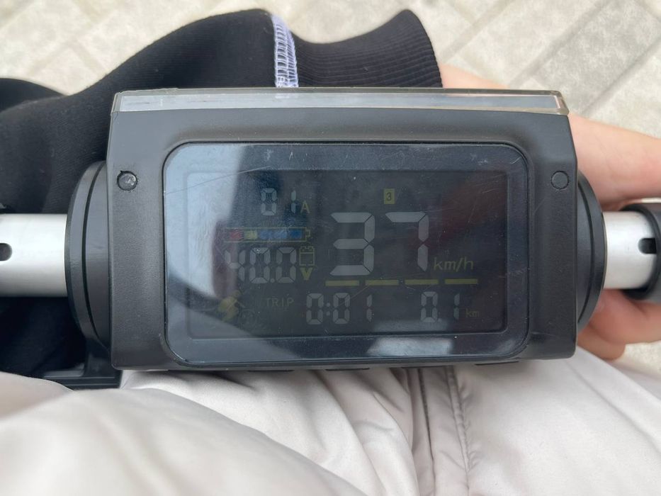 Продам электро самокат