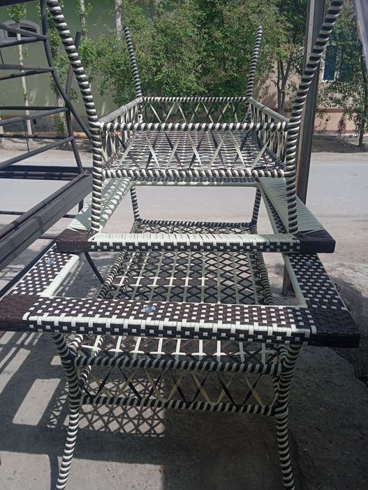 Optim arzon narxlarda sifatli ratan stol sutularini tafsiya etamiz