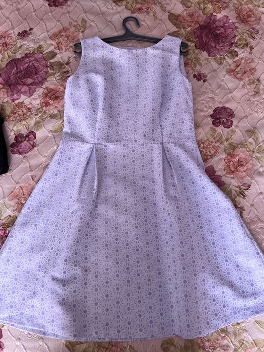 Женское платье в идеальном состоянии