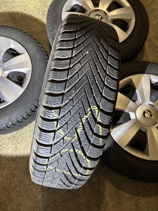 Jante originale Skoda Fabia 15+cauciucuri Pirelli dot 2021