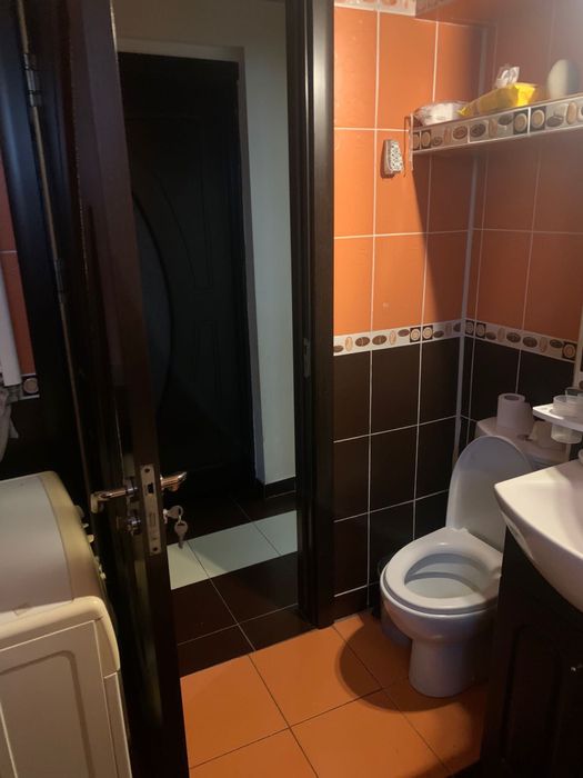 Inchiriez apartament 3 camere