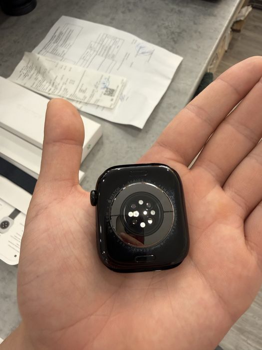 Продавам Apple Watch Series 10 (46 mm), цвят Jet Black + 2 години гаранция