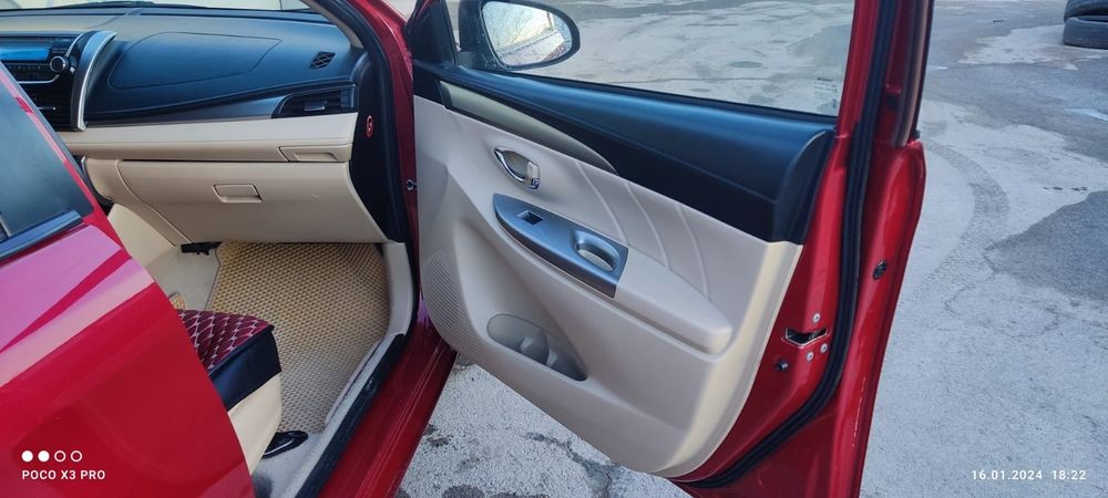 Toyota Yaris продажа