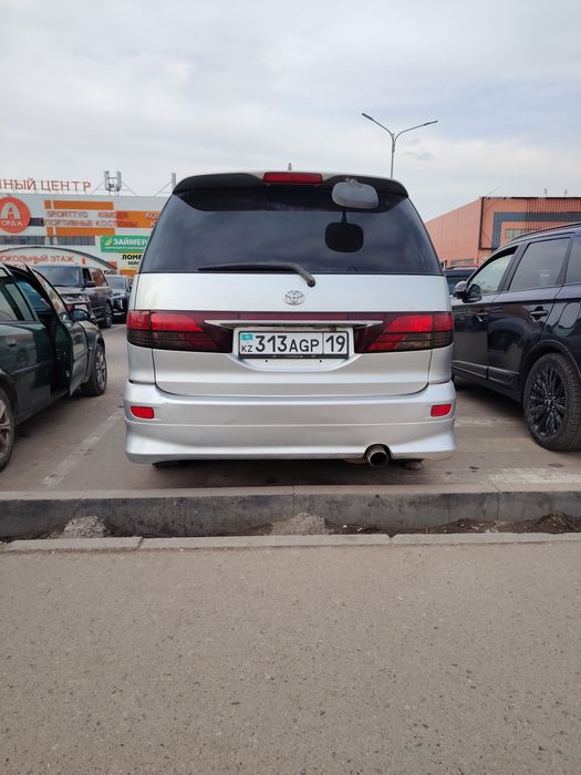 Авто Toyota естима