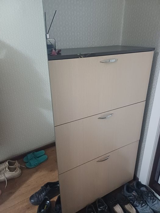 Продам прихожую с обувницей