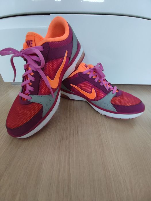 Маратонки Nike 37.5 номер