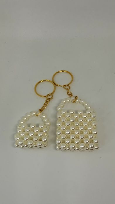 Martisoare breloc lucrate manuale din margele si cristale