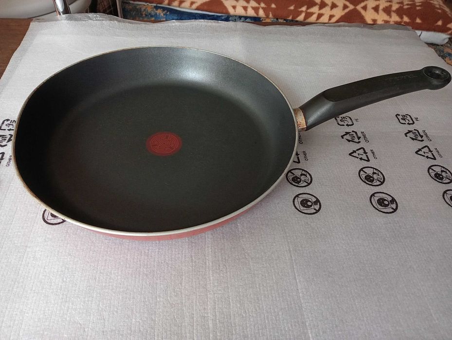 Cковорода TEFAL  ( d 30 см, оригинал, б/у )