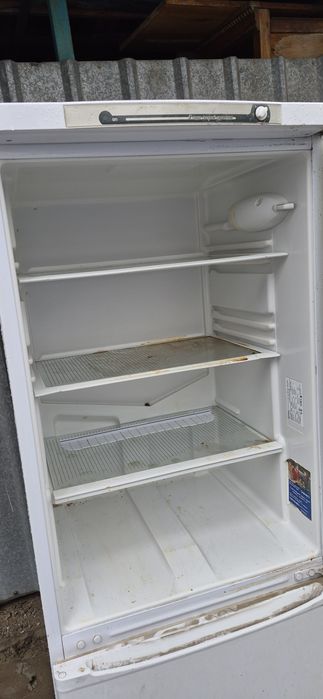 Холодильник бесплатно. Самовывоз.