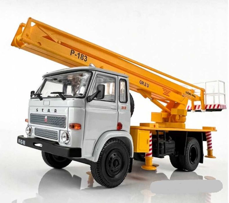 Масштабные модели 1/43 продам.