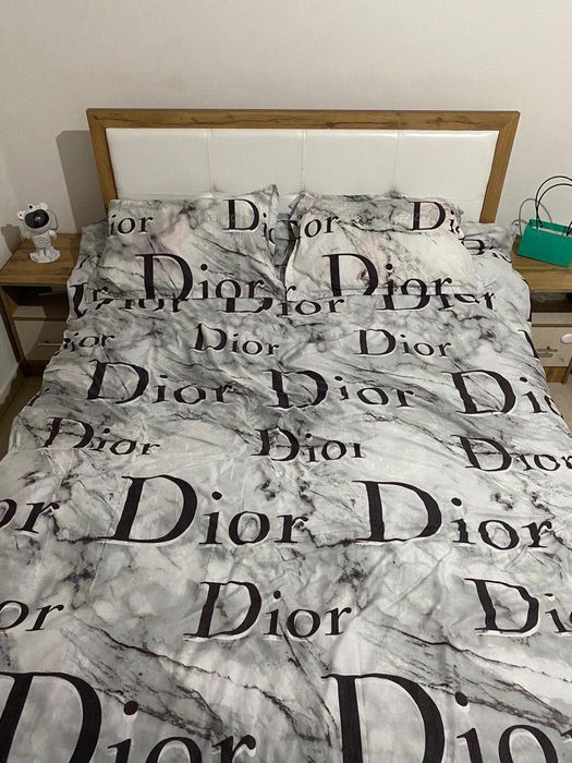 Спальный гарнитур, туалетный стол,тумба