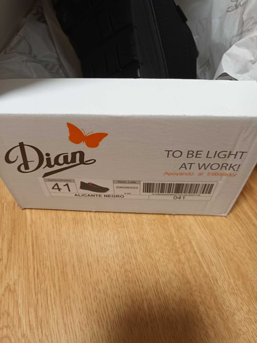 Работни обувки - DIAN ALICANTE BLACK/RED O1 FO SRC 3535