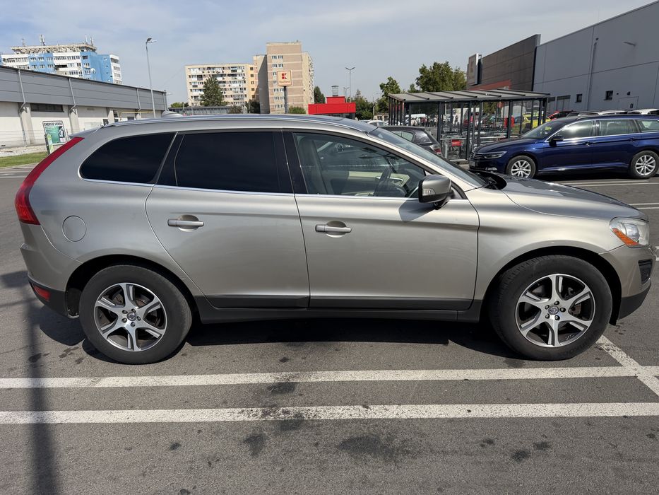 VOLVO XC60 2012 — imagine 2