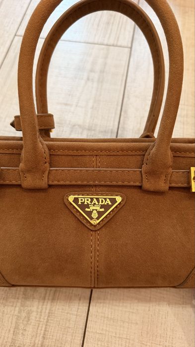 Prada чанта - нова