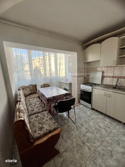 Apartament 2 camere, decomandat, etaj 2, zona Stefan Cel Mare
