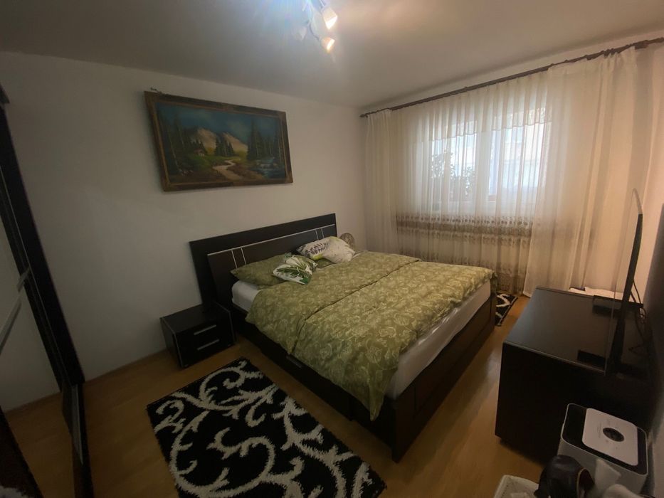 DE VÂNZARE: apartament 3 camere - Zărnești