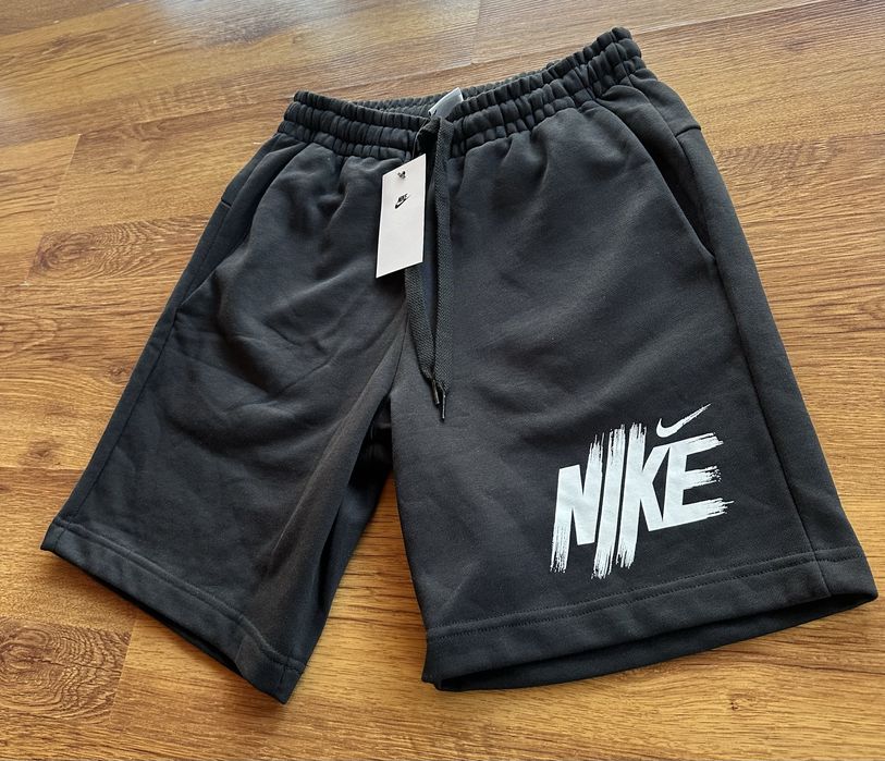 Мъжки,памучни,черни къси панталонки Nike с бяло лого