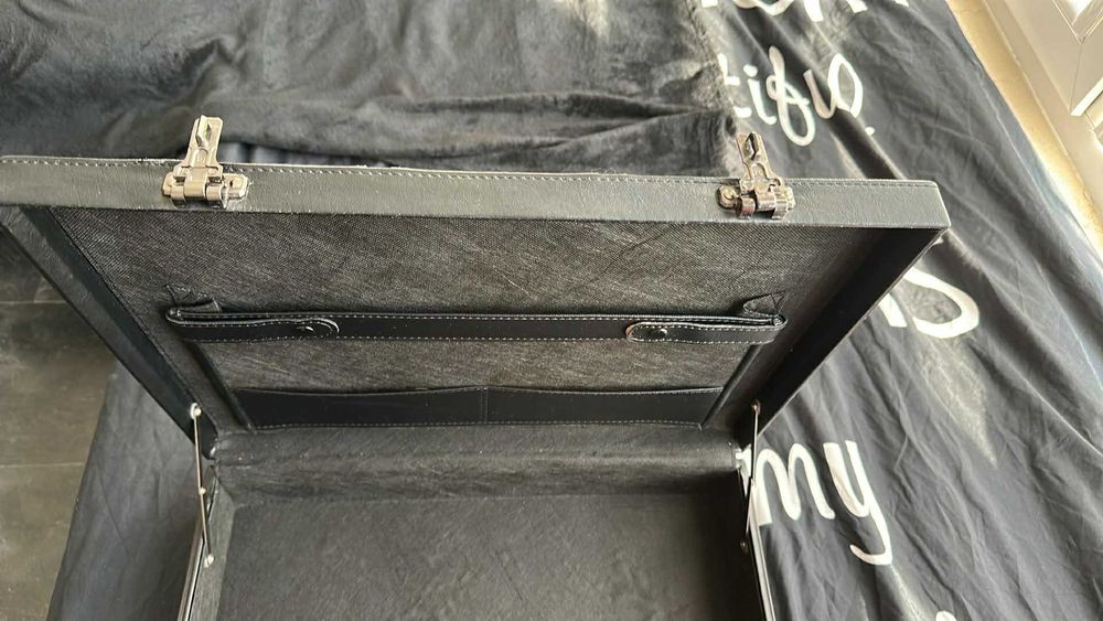 Кожен бизнес куфар