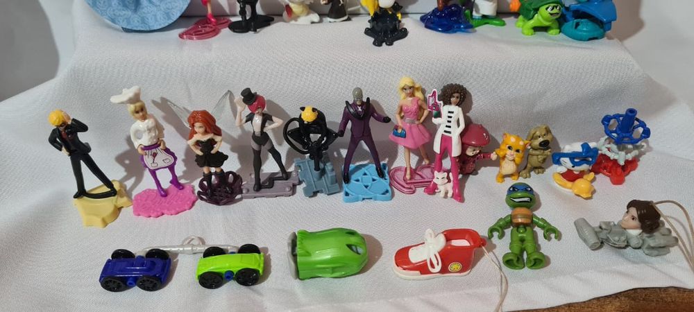 Игрушки из Киндеров