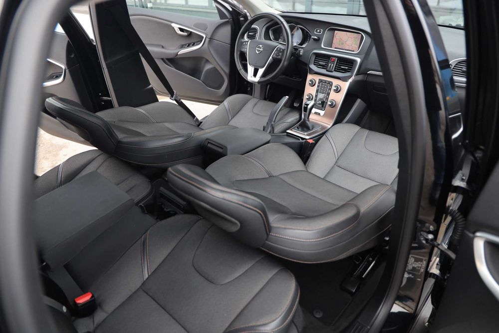 VOLVO V40 2018 — imagine 5