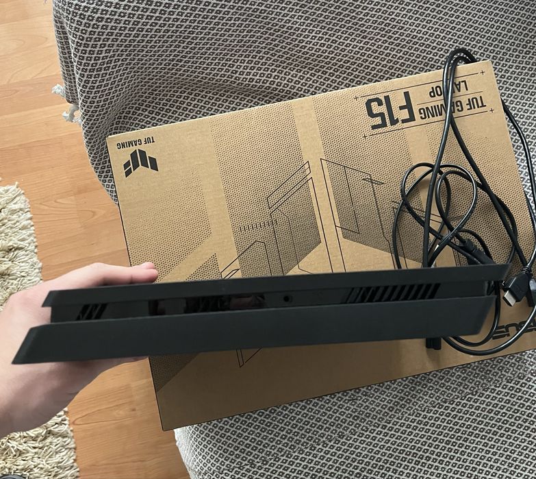 Vand PS4 Slim | 1TB  (Stare foarte buna)