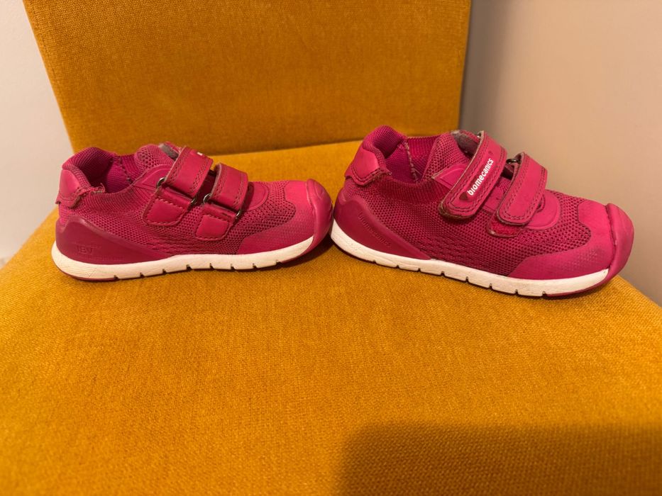 Cablu USB și Biomecanics fuchsia nr 25